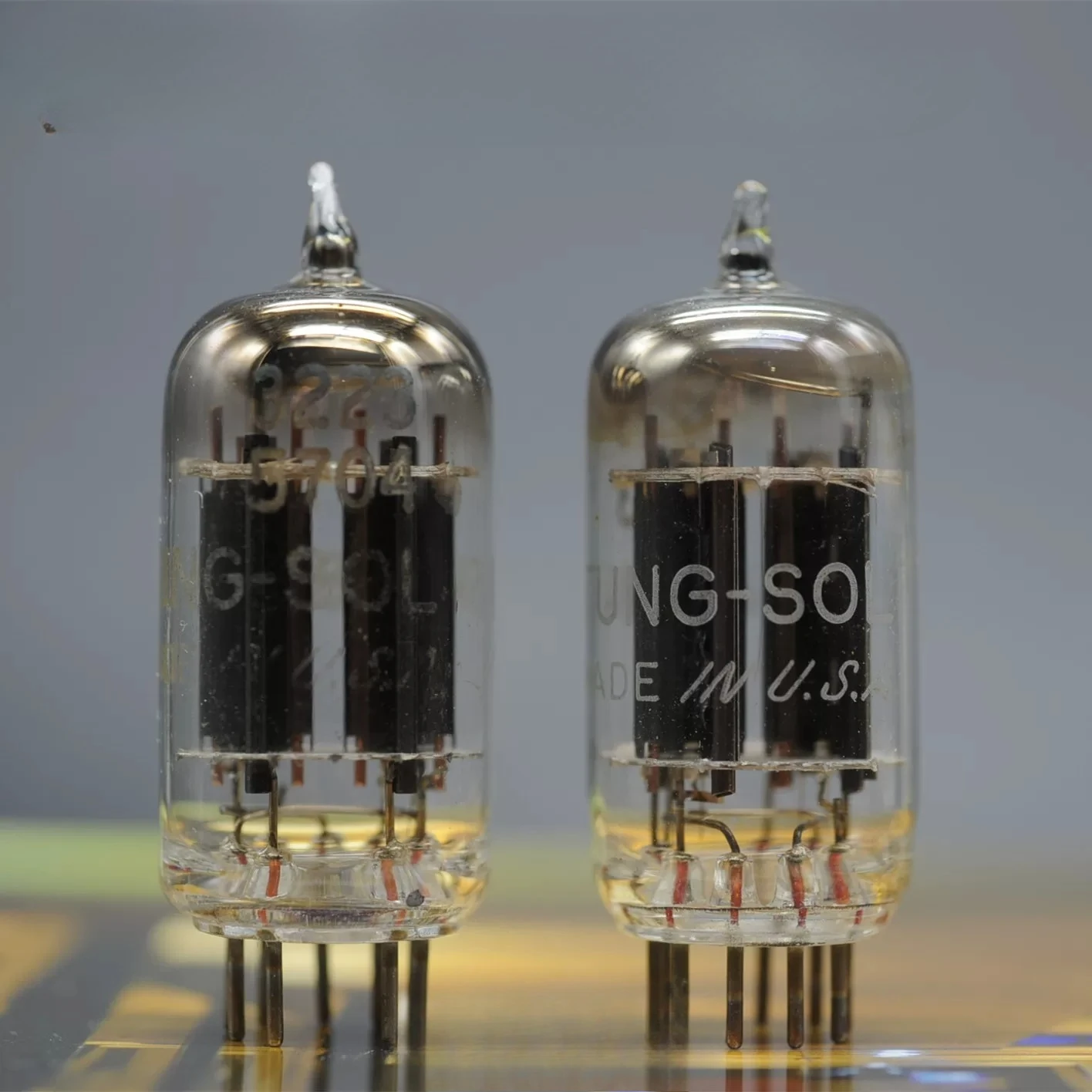 for USA Tissot D-ring 5687 directly replaces the E182CC vacuum tubes from the 1950s, a high-end audio component.
for USA Tissot D-ring 5687 directly replaces the E182CC vacuum tubes from the 1950s, a high-end audio component.