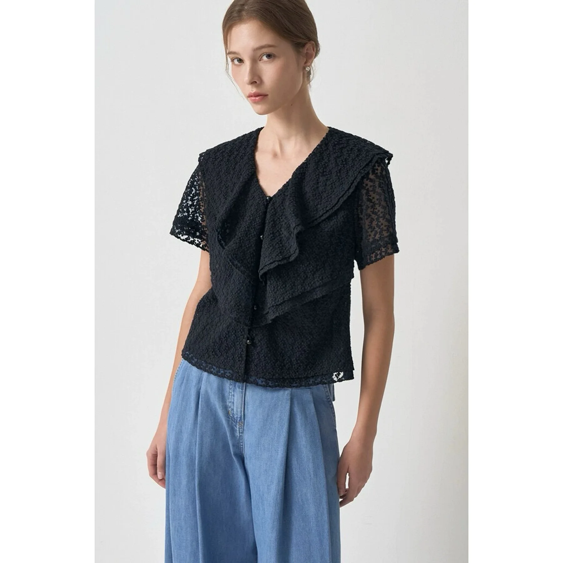 Elegant Lace Print Turn-down Collar Short Sleeve Shirt Women's Commute Style Regular Fit V-neck Casual Top Dress
Elegant Lace Print Turn-down Collar Short Sleeve Shirt Women's Commute Style Regular Fit V-neck Casual Top Dress