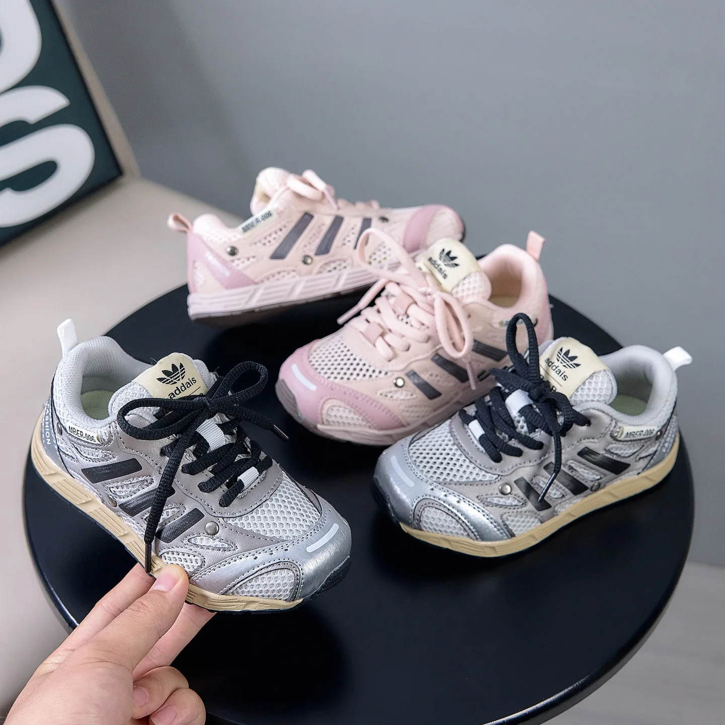 Kids'Casual Shoes PU Leather Spring Fashion Outdoor Running Shoes For Gils Breathable Anti-slip Designer Grey Pink Size 26-37
Kids'Casual Shoes PU Leather Spring Fashion Outdoor Running Shoes For Gils Breathable Anti-slip Designer Grey Pink Size 26-37