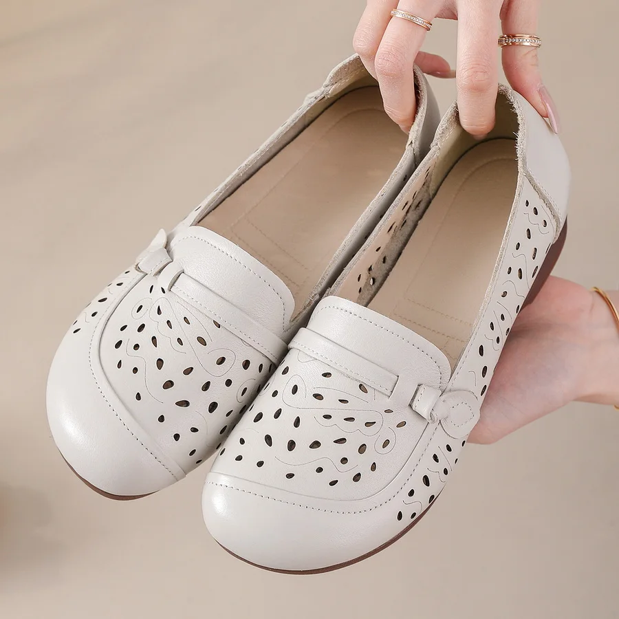 New Hollow out Flats Women Genuine Leather Perforated Loafers Breathable Slip On Moccasins Comfort Low Heel Summer Casual Shoes
New Hollow out Flats Women Genuine Leather Perforated Loafers Breathable Slip On Moccasins Comfort Low Heel Summer Casual Shoes