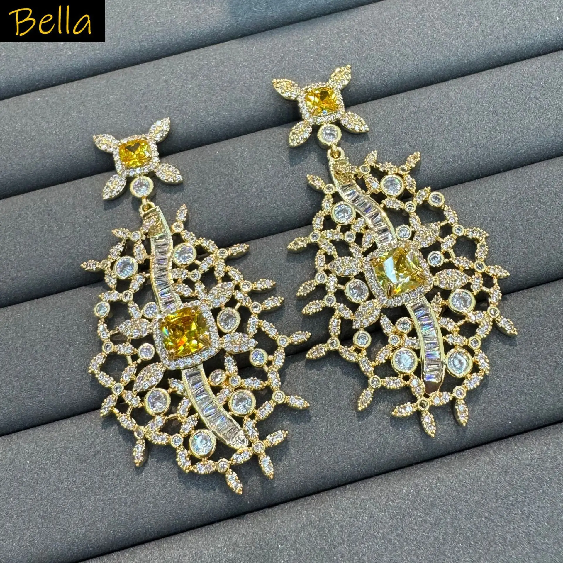 zirconia fushia yellow earrings for women evening party gown luxury jewelry silver gold color plant pendant earrings female gift
zirconia fushia yellow earrings for women evening party gown luxury jewelry silver gold color plant pendant earrings female gift
