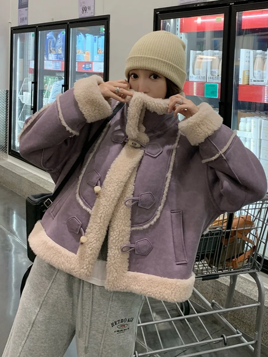 Retro Beauty Short Motorcycle Jacket Women's Suede Lamb Fur Integrated Coat Korean Style Commute Wind Stand Collar Long Sleeve
Retro Beauty Short Motorcycle Jacket Women's Suede Lamb Fur Integrated Coat Korean Style Commute Wind Stand Collar Long Sleeve
