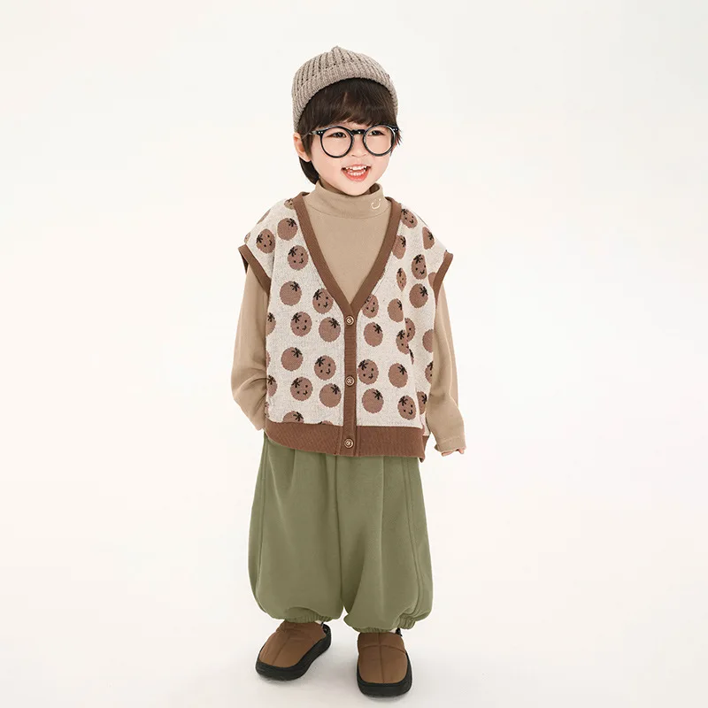 Детский жилет для мальчиков Unitim, осень 2022, детский топ без рукавов с героями мультфильмов для мальчиков, корейская детская джинсовая куртка на одной пуговице для маленьких мальчиков
Детский жилет для мальчиков Unitim, осень 2022, детский топ без рукавов с героями мультфильмов для мальчиков, корейская детская джинсовая куртка на одной пуговице для маленьких мальчиков