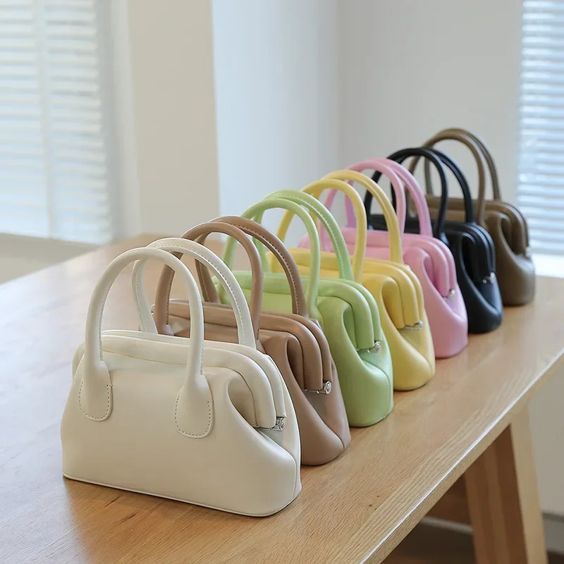 Niche Design Clip Bag Retro Portable Fashion Solid Color Single Shoulder Crossbody Bag for Women 2023
Niche Design Clip Bag Retro Portable Fashion Solid Color Single Shoulder Crossbody Bag for Women 2023