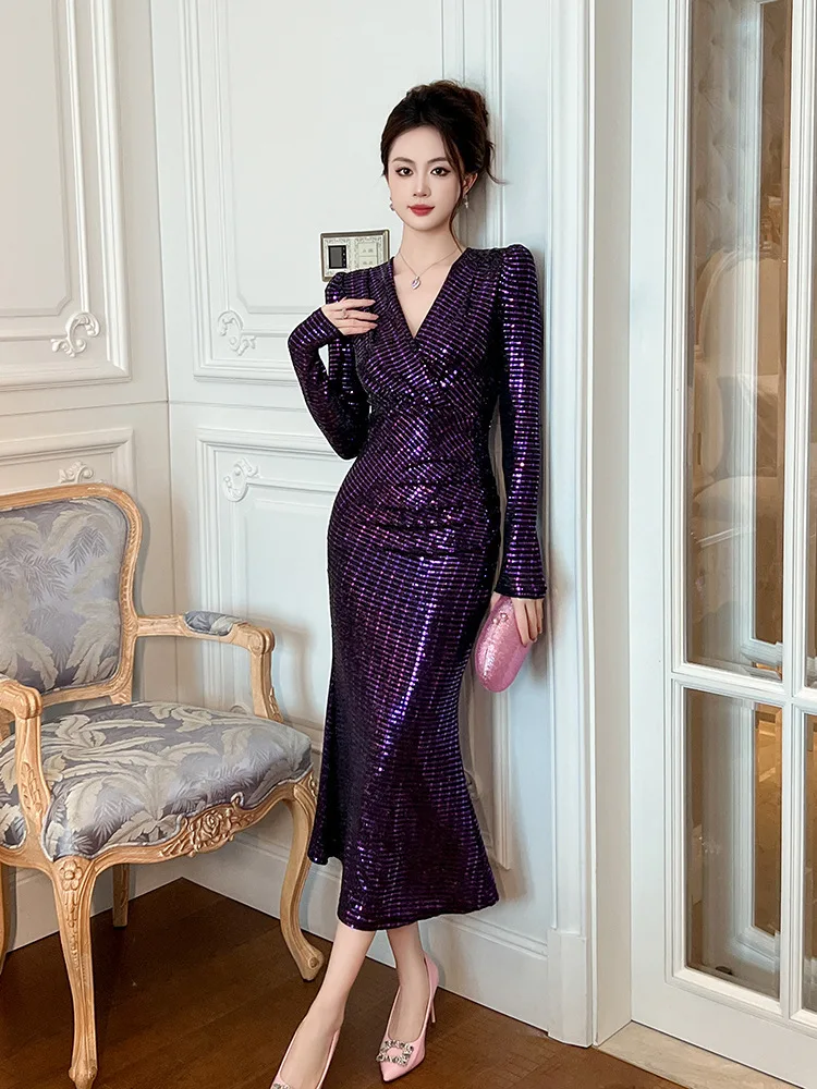 Banquet Elegant Dress Autumn and Winter European and American Style V Neck Sexy Slim Hip-Hugging Sequin Dress
Banquet Elegant Dress Autumn and Winter European and American Style V Neck Sexy Slim Hip-Hugging Sequin Dress