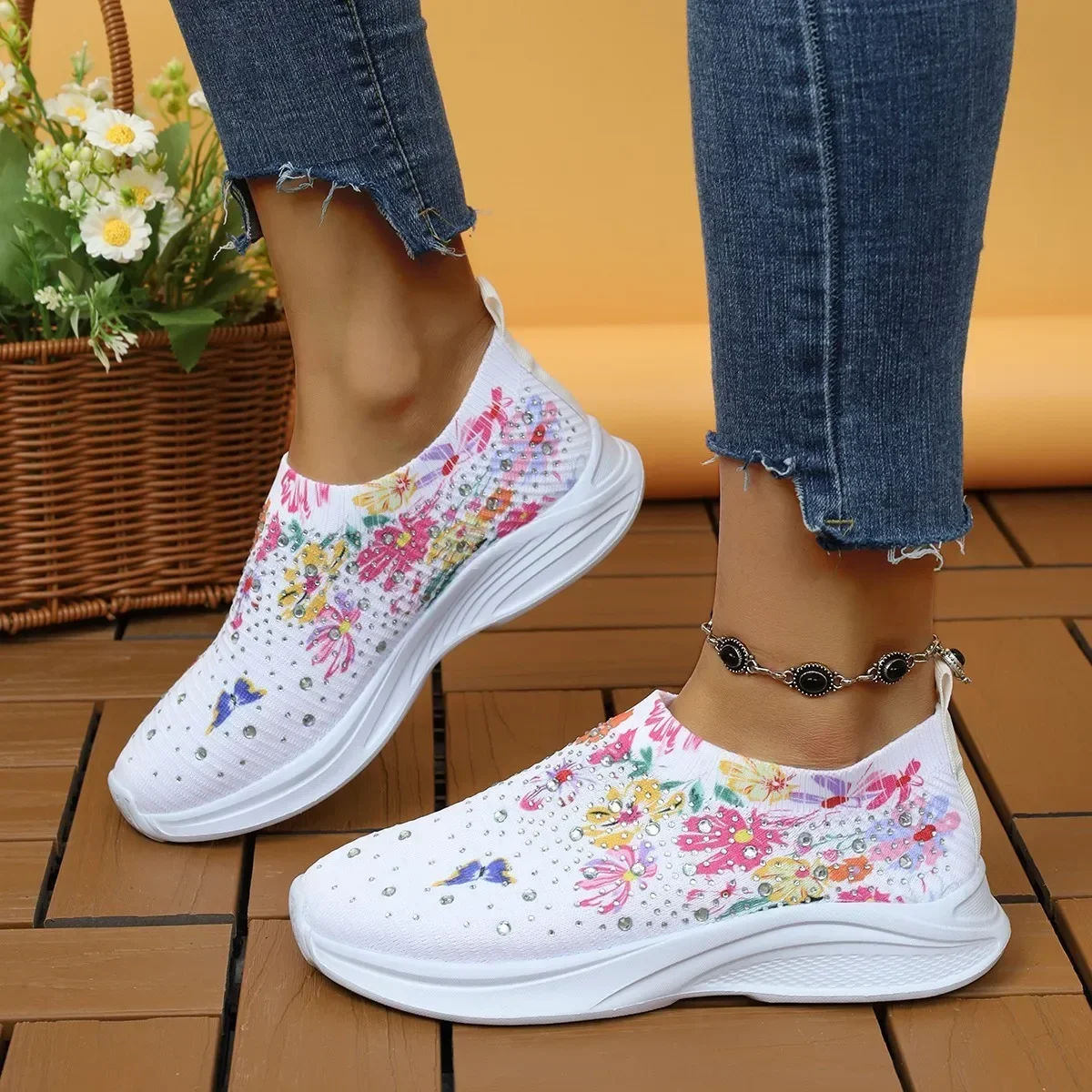 Large size women's breathable sports and leisure shoes, rhinestone rainbow fly woven shoes thick soled running shoes for women
Large size women's breathable sports and leisure shoes, rhinestone rainbow fly woven shoes thick soled running shoes for women