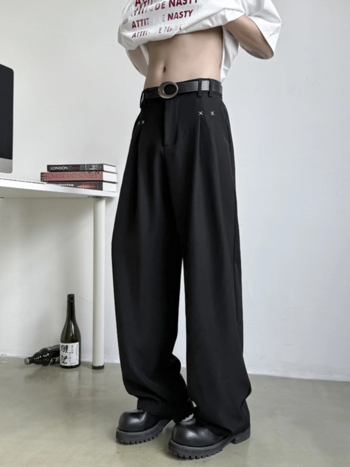 Casual Loose Wide Leg Men's Pants Spring Autumn Trend Cleanfit Pleated Long Trousers Cool Sle Straight Tube Long Pants
Casual Loose Wide Leg Men's Pants Spring Autumn Trend Cleanfit Pleated Long Trousers Cool Sle Straight Tube Long Pants