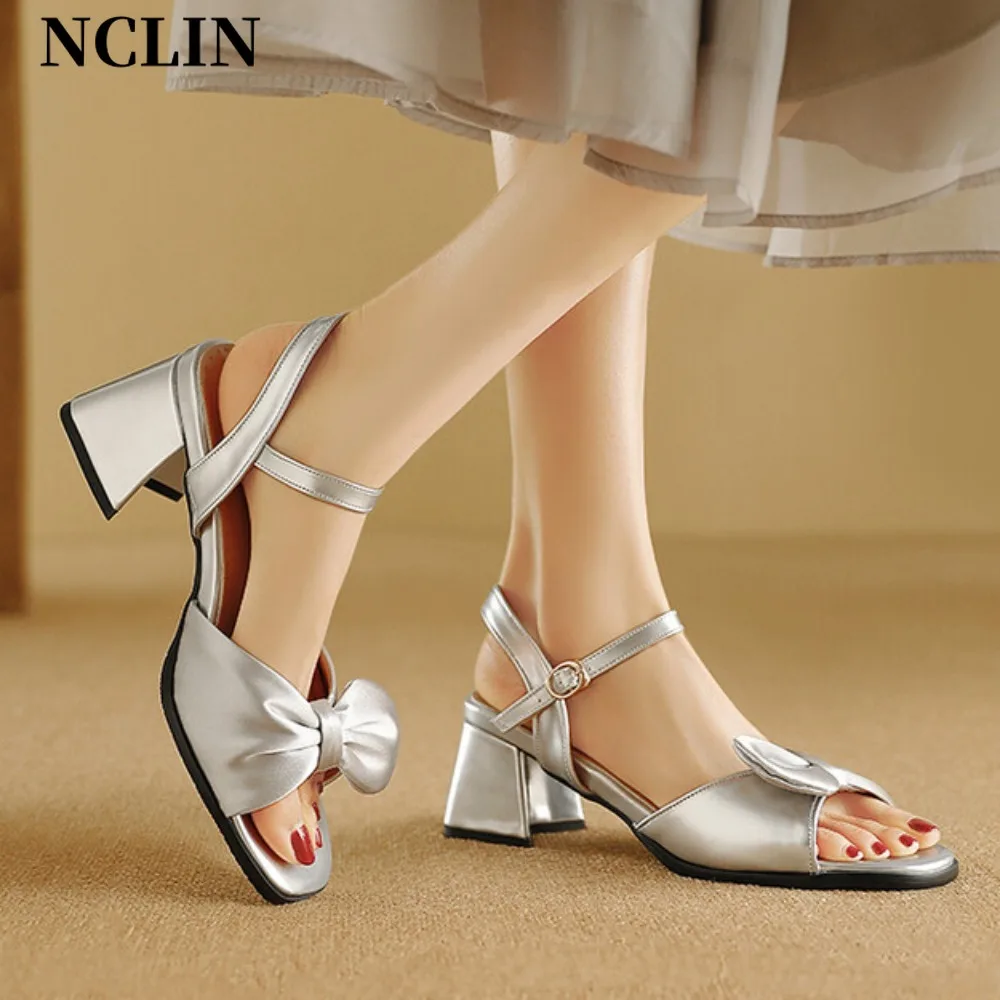 Summer New Fashion Sandals Women Silver Fish Mouth Thick Heels Large Size Back Hollow One Line Women Shoes Sandalias De Mujer
Summer New Fashion Sandals Women Silver Fish Mouth Thick Heels Large Size Back Hollow One Line Women Shoes Sandalias De Mujer
