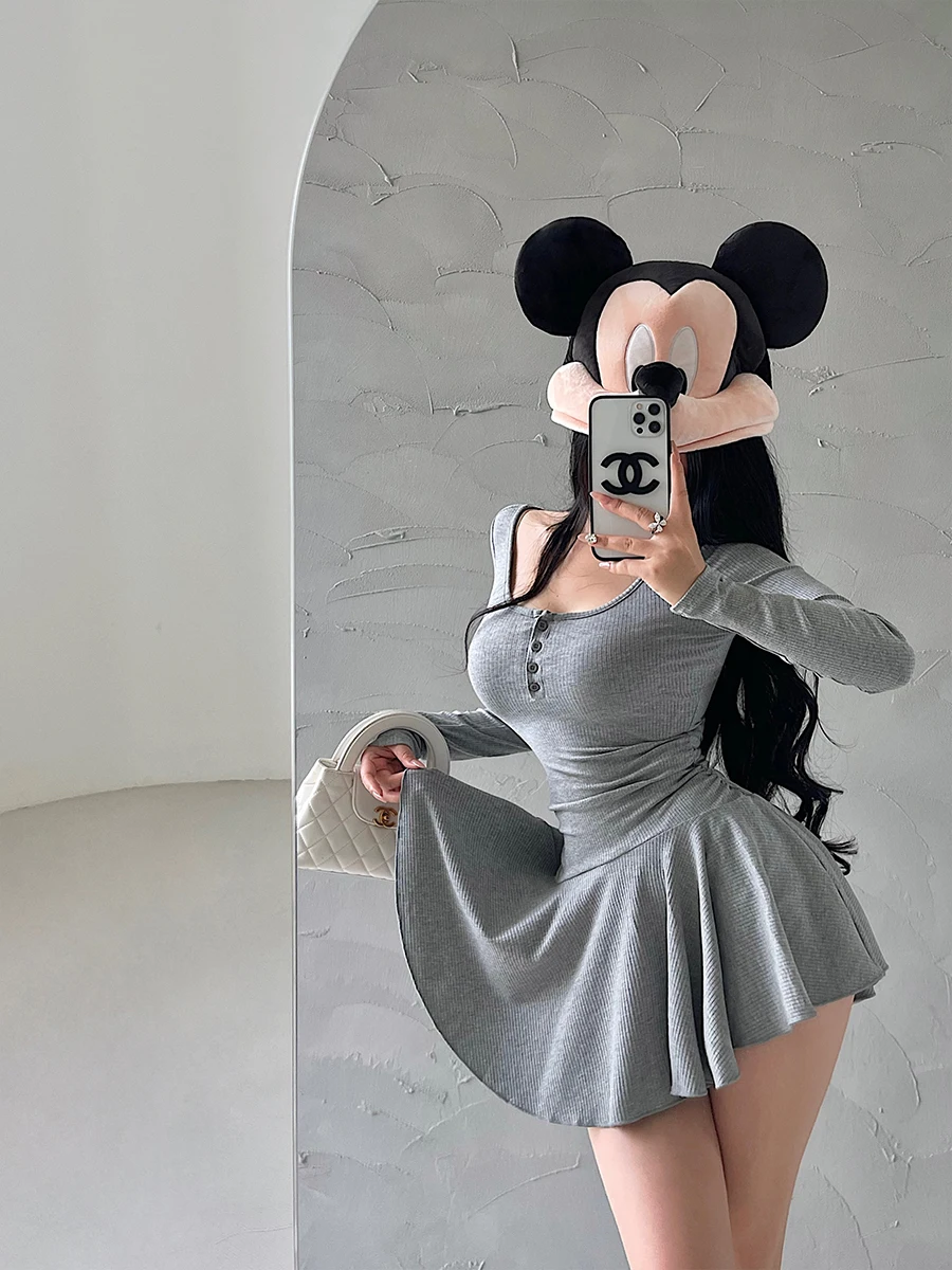 YoungGirlDay Pure Desire Ballet Style Long Sleeve U-Neck Waist Cinched Pleated Skirt Dress And High Waist Shorts Set
YoungGirlDay Pure Desire Ballet Style Long Sleeve U-Neck Waist Cinched Pleated Skirt Dress And High Waist Shorts Set