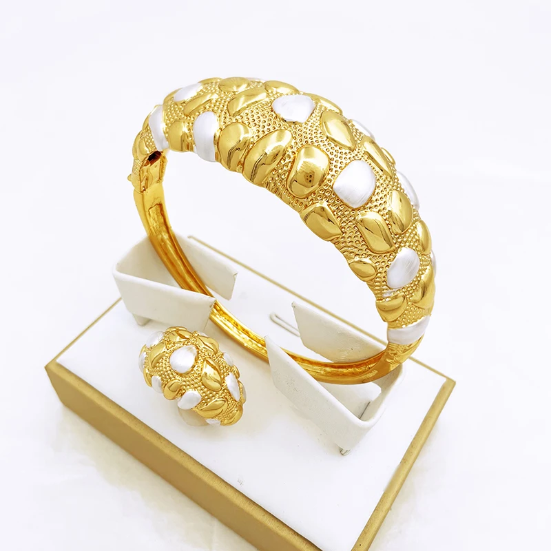 New Bracelet For Women Dubai Luxury Bangle And Ring Set 18K Gold Plated Jewelry High Quality
New Bracelet For Women Dubai Luxury Bangle And Ring Set 18K Gold Plated Jewelry High Quality