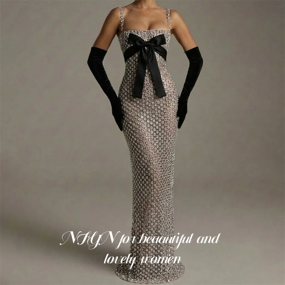 NFYN Sliver Party Dress Spaghetti Strap Sleeveless Evening Dresses with Statement Bow Prom Gown Mermaid فساتين سهره Customized
NFYN Sliver Party Dress Spaghetti Strap Sleeveless Evening Dresses with Statement Bow Prom Gown Mermaid فساتين سهره Customized