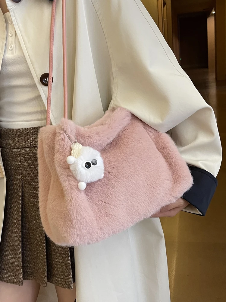 Корейская пушистая женская сумка через плечо, повседневная сумка-тоут, новинка зимы, из мягкого плюшевого материала, большого размера
Корейская пушистая женская сумка через плечо, повседневная сумка-тоут, новинка зимы, из мягкого плюшевого материала, большого размера