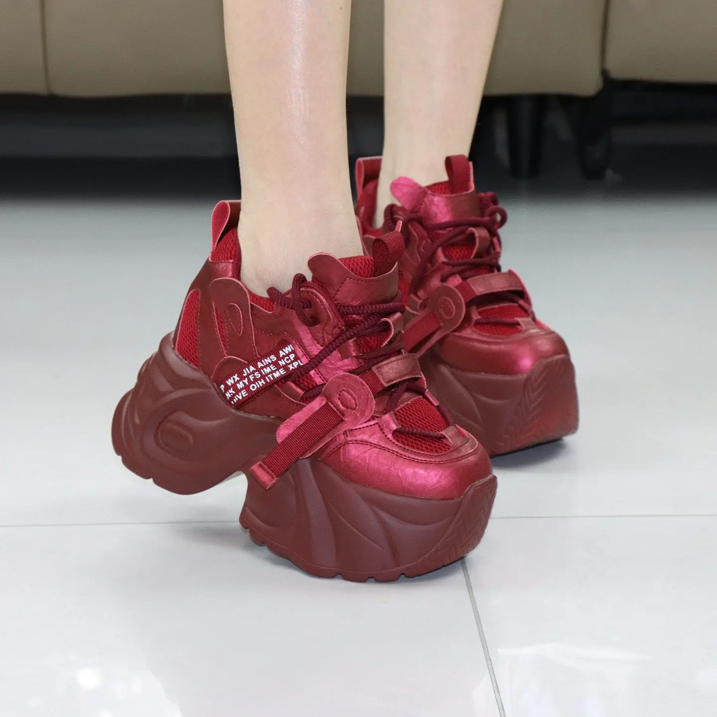 2026 New Women's Hidden Elevator Dad Shoes 12CM/10CM Thick Sole Low-top Mesh White Sneakers Casual Height Boosting Shoes
2026 New Women's Hidden Elevator Dad Shoes 12CM/10CM Thick Sole Low-top Mesh White Sneakers Casual Height Boosting Shoes