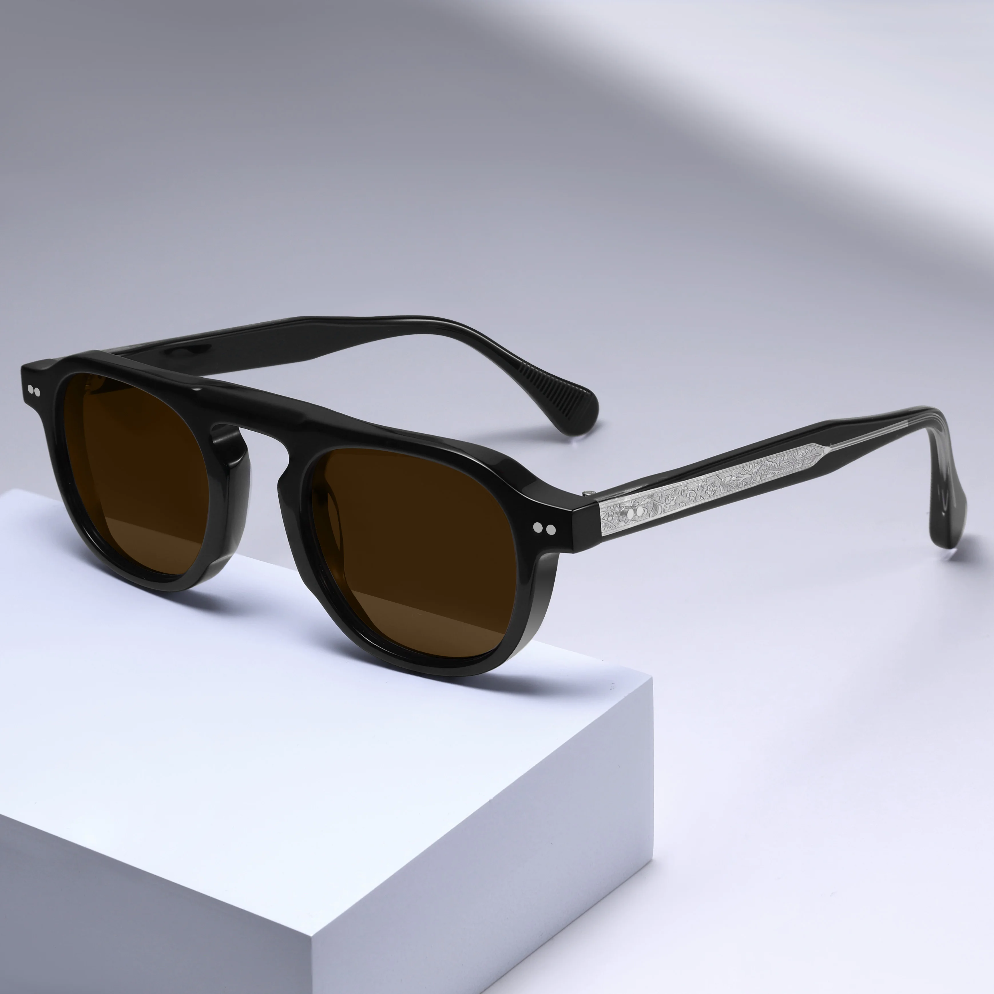 Unisex Wide Fit Acetate Sunglasses Vintage Rivets Polarized Mirrored Lenses
Unisex Wide Fit Acetate Sunglasses Vintage Rivets Polarized Mirrored Lenses