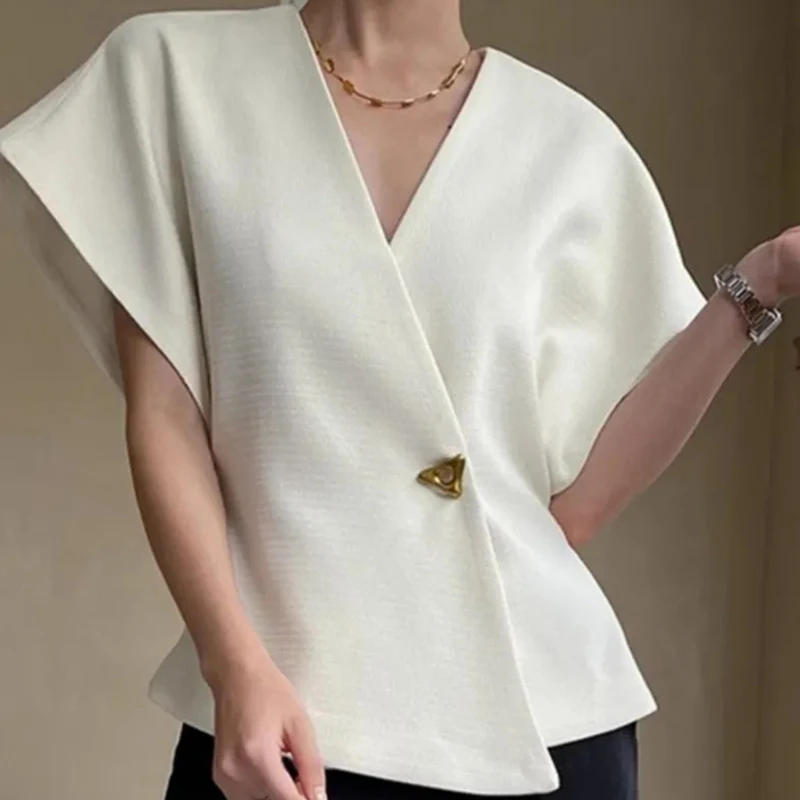 French Asymmetric Blazer Vest Women Chic Draped Elegant Single Button Top Commuter V Neck Solid Sleeveless Minimalist Shirt
French Asymmetric Blazer Vest Women Chic Draped Elegant Single Button Top Commuter V Neck Solid Sleeveless Minimalist Shirt