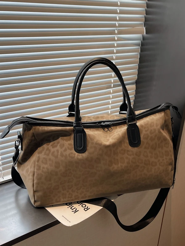 Faionable Leopard Print Large Capaci Travel Bag Women's Handbag Lightweight Yoga Fitn Bag ort Trip Carry-On Lage
Faionable Leopard Print Large Capaci Travel Bag Women's Handbag Lightweight Yoga Fitn Bag ort Trip Carry-On Lage