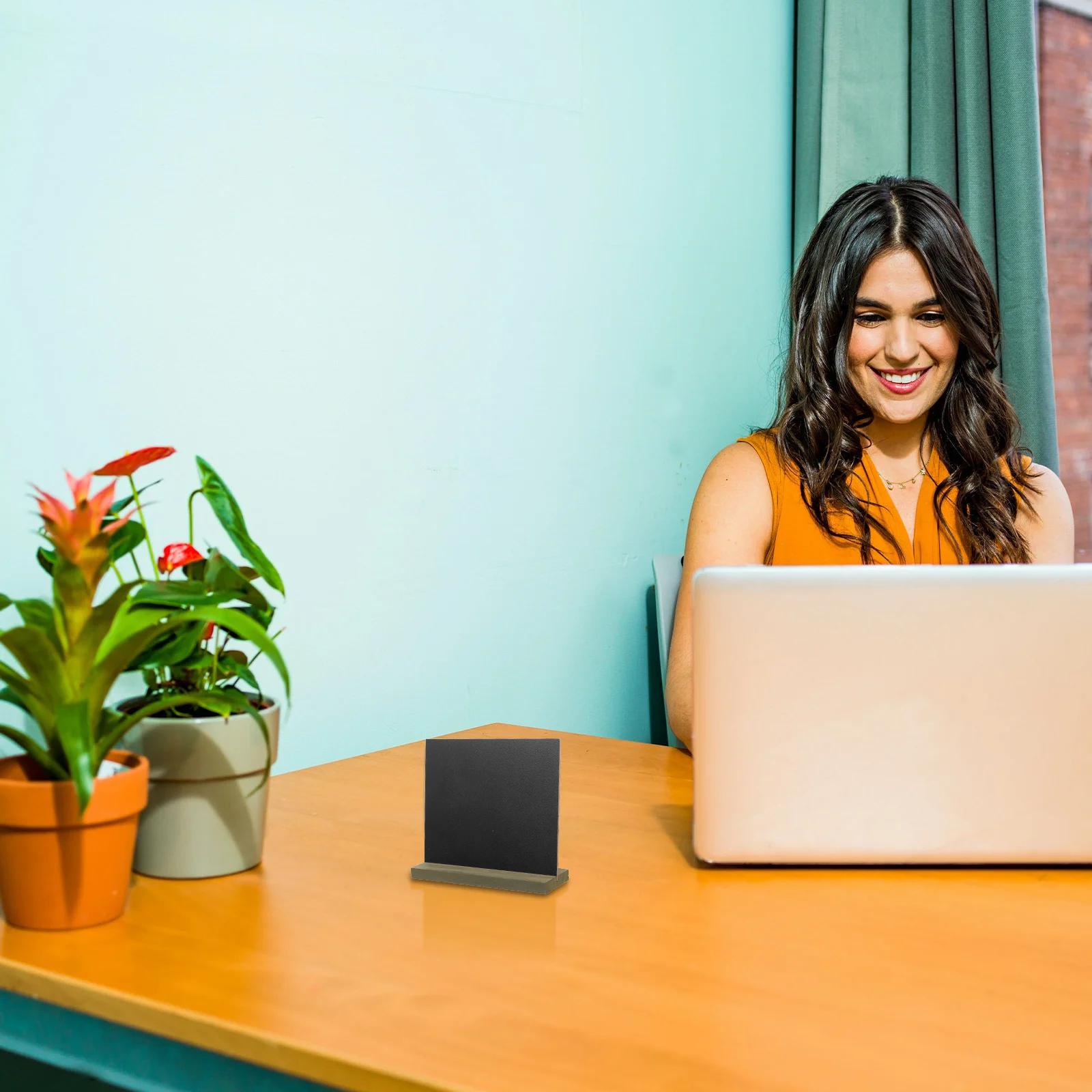 2pcs Mini Blackboard With Wooden Stand Vintage Message Board For Home Office Decor Chalkboard Sign Small Notice Board Ornament
2pcs Mini Blackboard With Wooden Stand Vintage Message Board For Home Office Decor Chalkboard Sign Small Notice Board Ornament