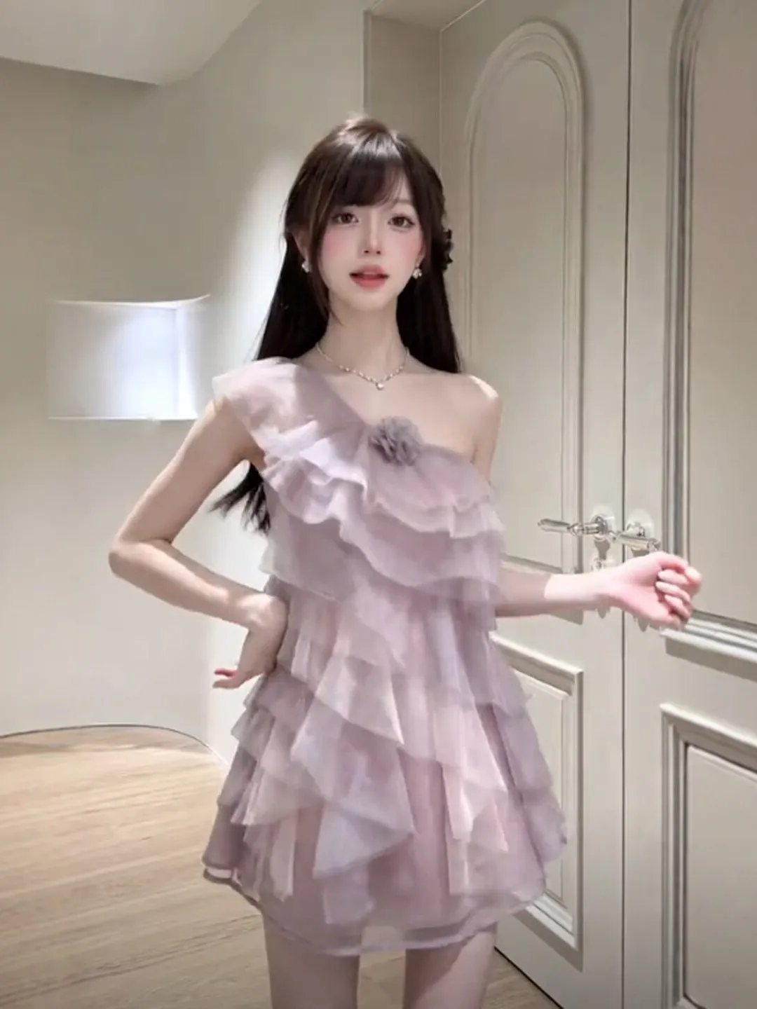 Stunning Purple Asymmetrical Shoulder Strap Dress Cake Short Skirt Design French Style High Waist Cotton Summer Dress
Stunning Purple Asymmetrical Shoulder Strap Dress Cake Short Skirt Design French Style High Waist Cotton Summer Dress