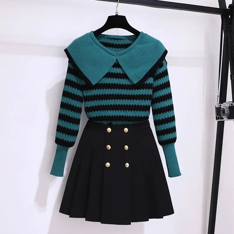 Women's 2023 Autumn/Winter New Suit Academy Style Doll Neck Striped Sweater Slim Versatile Short Skirt Two Piece Set Fashion
Women's 2023 Autumn/Winter New Suit Academy Style Doll Neck Striped Sweater Slim Versatile Short Skirt Two Piece Set Fashion