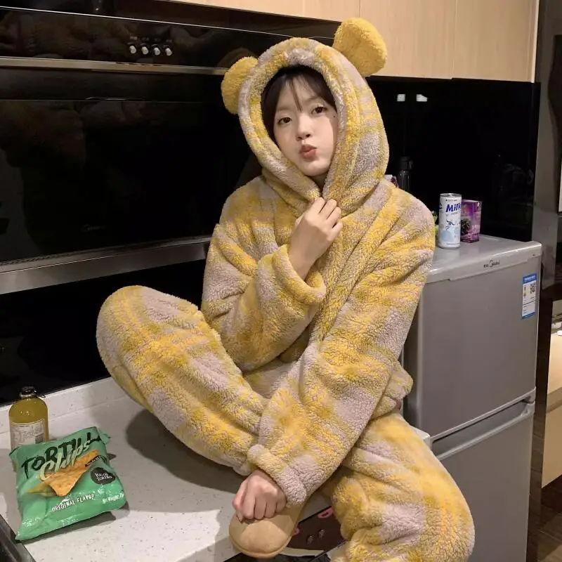 Женский пижамный комплект, зимний милый пижамный комплект с героями мультфильмов, новый маленький медвежонок, милая утепленная флисовая подкладка, теплая домашняя одежда, одежда для сна из кораллового флиса
Женский пижамный комплект, зимний милый пижамный комплект с героями мультфильмов, новый маленький медвежонок, милая утепленная флисовая подкладка, теплая домашняя одежда, одежда для сна из кораллового флиса