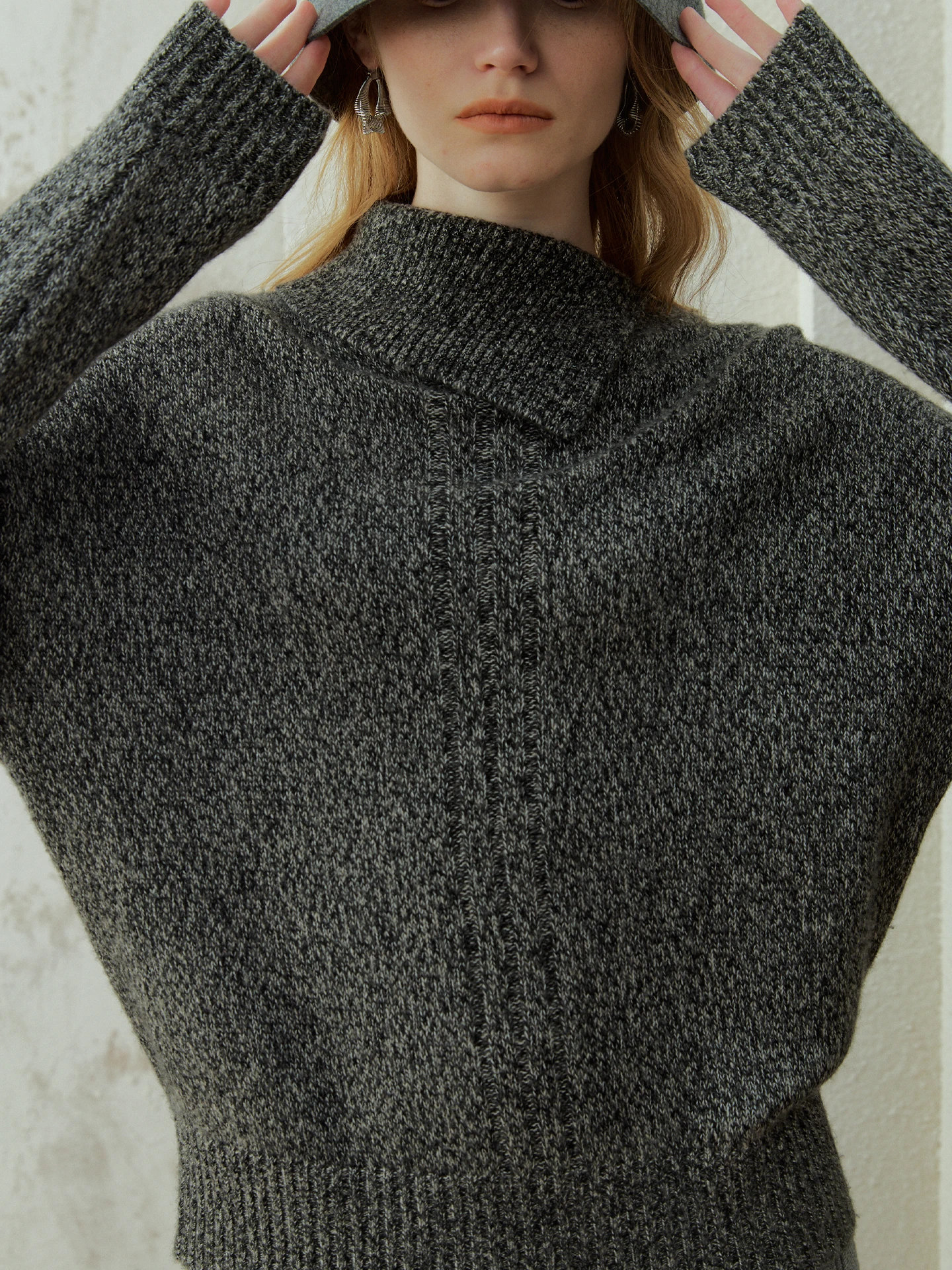 Женский вязаный свитер оверсайз Oz с поясом, воротником-стойкой и цветочным узором, свободного кроя, осенне-зимний, теплый, с длинными рукавами
Женский вязаный свитер оверсайз Oz с поясом, воротником-стойкой и цветочным узором, свободного кроя, осенне-зимний, теплый, с длинными рукавами