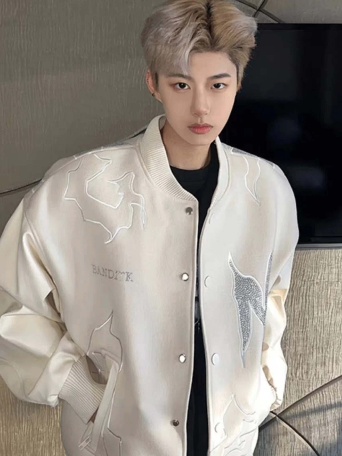 Cordovan Vintage American Baseball Jaet for Men Trendy Haome Flight ort Coat Polyester Geometric Pattern Stand Collar
Cordovan Vintage American Baseball Jaet for Men Trendy Haome Flight ort Coat Polyester Geometric Pattern Stand Collar