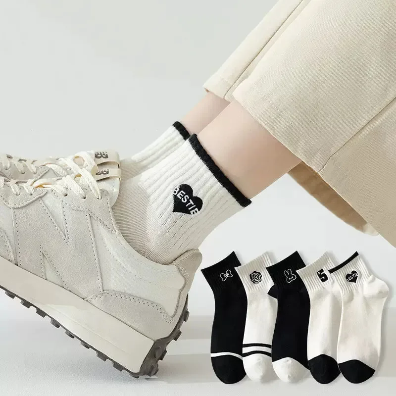 Cotton Breathable Black White Socks Women Girls Short Socks Cartoon Embroidery Japanese Kawaii Cute Students Low Cut Ankle Socks
Cotton Breathable Black White Socks Women Girls Short Socks Cartoon Embroidery Japanese Kawaii Cute Students Low Cut Ankle Socks