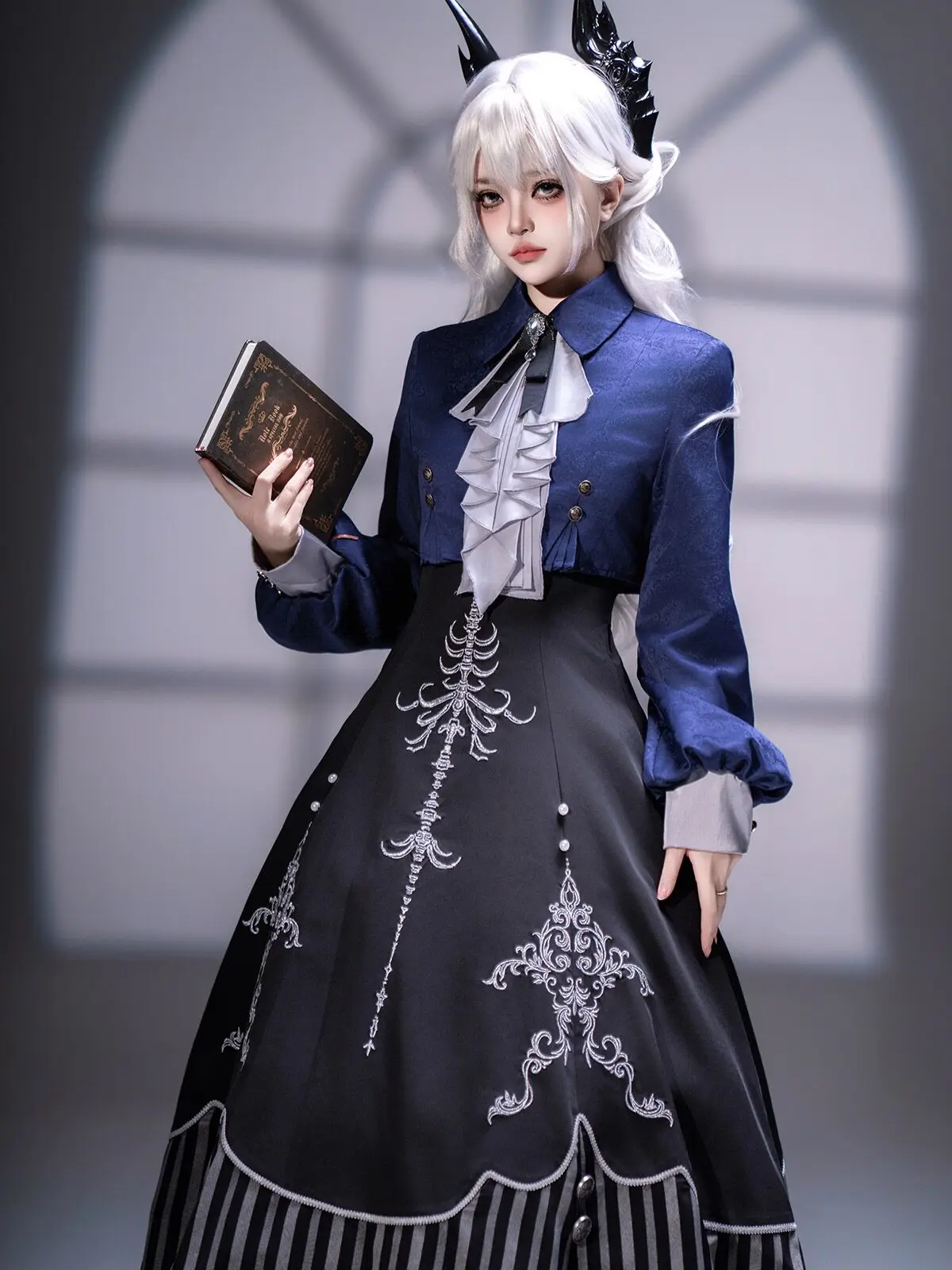 Lolita Bone Language Original Dark Retro Elegant Medium and Long Shawl Dress Suspender Skirt Spring and Autumn Suit for Women
Lolita Bone Language Original Dark Retro Elegant Medium and Long Shawl Dress Suspender Skirt Spring and Autumn Suit for Women