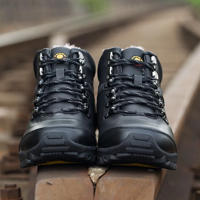 Lightweight Luxurious Outdoor Men High Top Hiking Boots Cold Resistant Warm Wear-resistant Suitable for Sports Leisure Wear
Lightweight Luxurious Outdoor Men High Top Hiking Boots Cold Resistant Warm Wear-resistant Suitable for Sports Leisure Wear