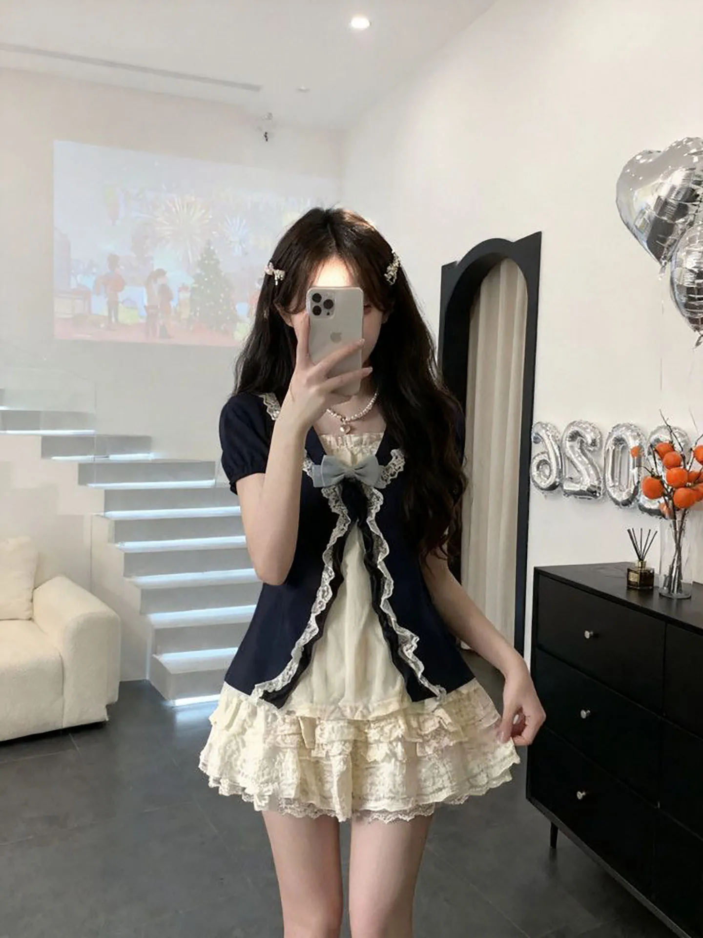 Summer Vintage Gentle Short Skirt Two-Piece Set Lace Cake Hemline Elegant Quality Soft T-Shirt Top High Waist Bottom
Summer Vintage Gentle Short Skirt Two-Piece Set Lace Cake Hemline Elegant Quality Soft T-Shirt Top High Waist Bottom