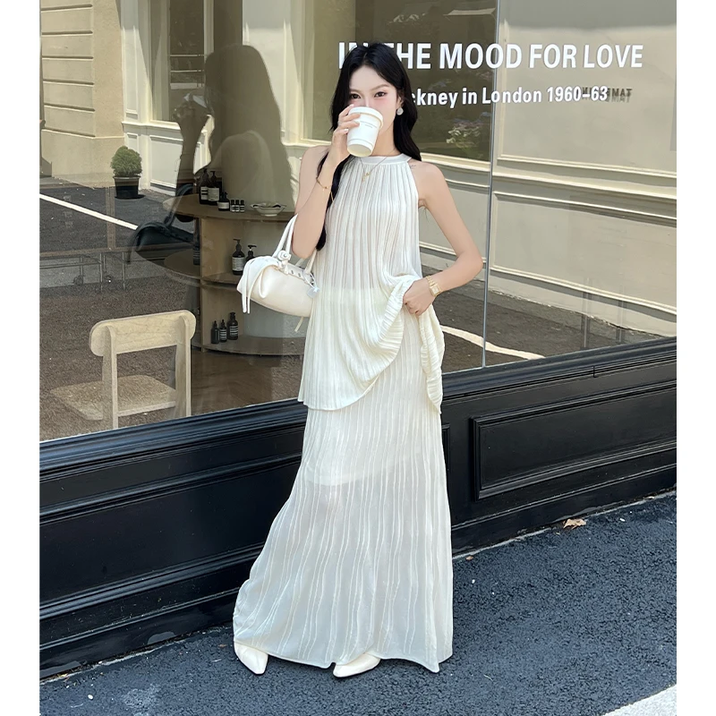 Elegant Summer Outfit Women's Sleeveless Chiffon Top And Halter Skirt Set Fashionable Two-Piece Ensemble for Ages 18-25
Elegant Summer Outfit Women's Sleeveless Chiffon Top And Halter Skirt Set Fashionable Two-Piece Ensemble for Ages 18-25