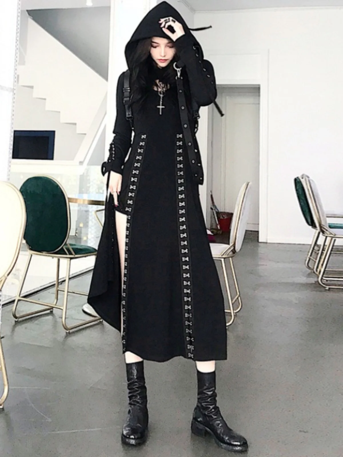 Gothic Dark Style Hoodie And Skirt Two-Piece Set Women's Fashion Spring Autumn Polyester Sexy Slit Strap Chain Belt
Gothic Dark Style Hoodie And Skirt Two-Piece Set Women's Fashion Spring Autumn Polyester Sexy Slit Strap Chain Belt