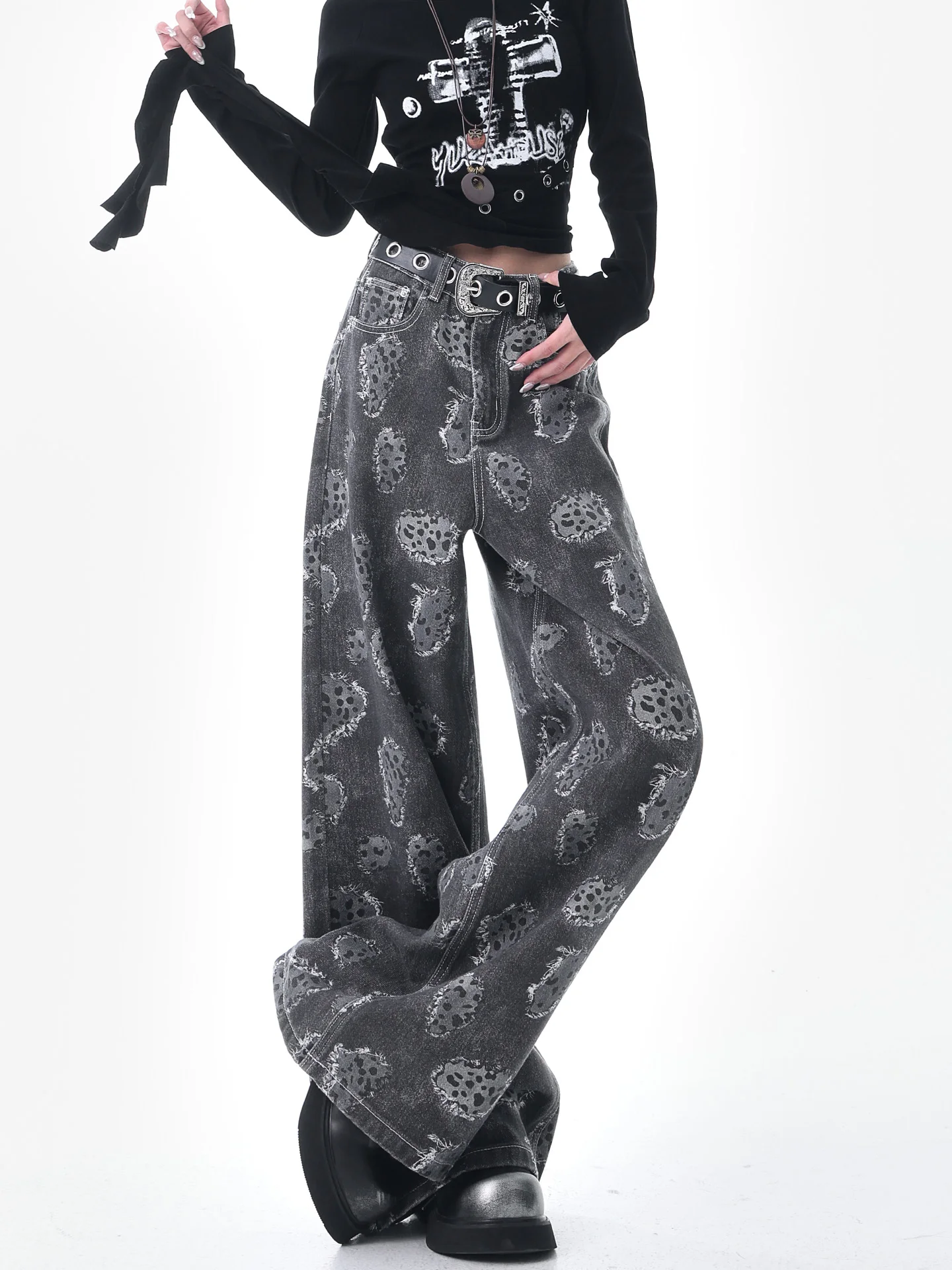 Свободные широкие джинсы длиной до пола с эффектом похудения, американский дизайн с принтом, женские универсальные драпированные повседневные синие джинсы
Свободные широкие джинсы длиной до пола с эффектом похудения, американский дизайн с принтом, женские универсальные драпированные повседневные синие джинсы