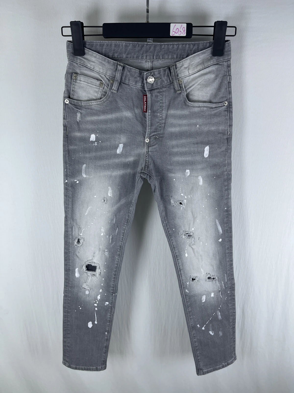 6068, новые джинсы Four Seasons D2, мужские рваные джинсы с трехмерным вырезом и принтом граффити, облегающие эластичные джинсы скинни
6068, новые джинсы Four Seasons D2, мужские рваные джинсы с трехмерным вырезом и принтом граффити, облегающие эластичные джинсы скинни