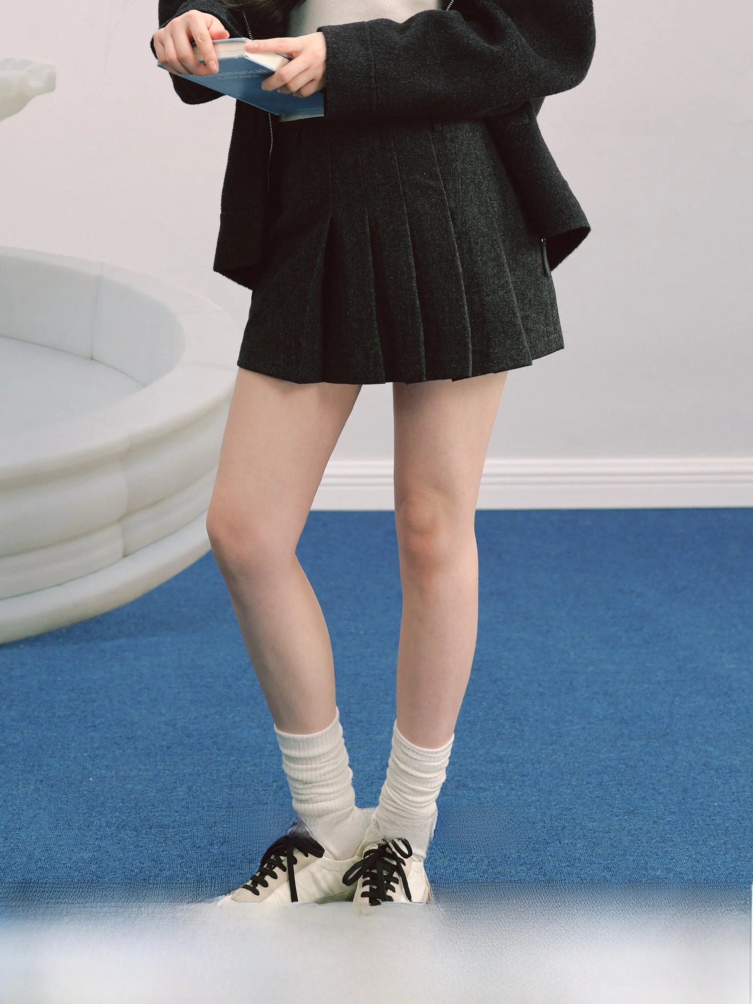 La Lune Du Ciel Vintage Irregular Pleated Woolen Skirt Women's A-line School Style Short Skirt Winter Season British Style
La Lune Du Ciel Vintage Irregular Pleated Woolen Skirt Women's A-line School Style Short Skirt Winter Season British Style