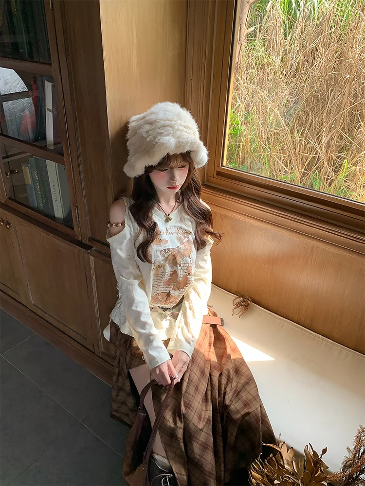 Shoulder Bared Knitted Top Women's T-Shirt Autumn Print Loose Fit Soft Polyester Fiber Long Sleeve round Neck Top
Shoulder Bared Knitted Top Women's T-Shirt Autumn Print Loose Fit Soft Polyester Fiber Long Sleeve round Neck Top
