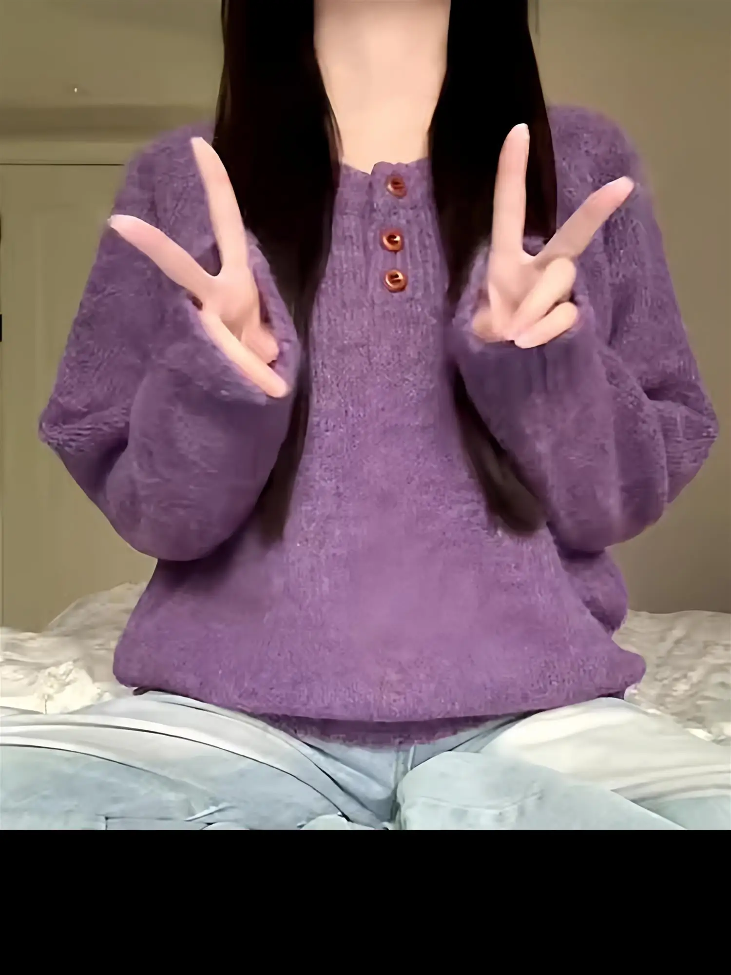 Retro Korean Purple round Neck Knitted Sweater Women's Loose Lazy Button Henry Collar Sweater Autumn Winter High End Feeling Top
Retro Korean Purple round Neck Knitted Sweater Women's Loose Lazy Button Henry Collar Sweater Autumn Winter High End Feeling Top