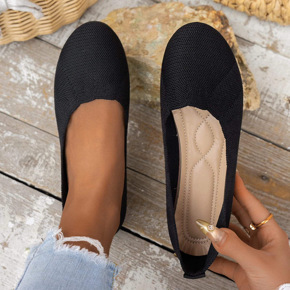 Women Round Toe Flats Shoes Solid Color Knitted Slip on Shoes Women Breathable Ballet Flat Sneakers Women Casual Flat Loafers
Women Round Toe Flats Shoes Solid Color Knitted Slip on Shoes Women Breathable Ballet Flat Sneakers Women Casual Flat Loafers