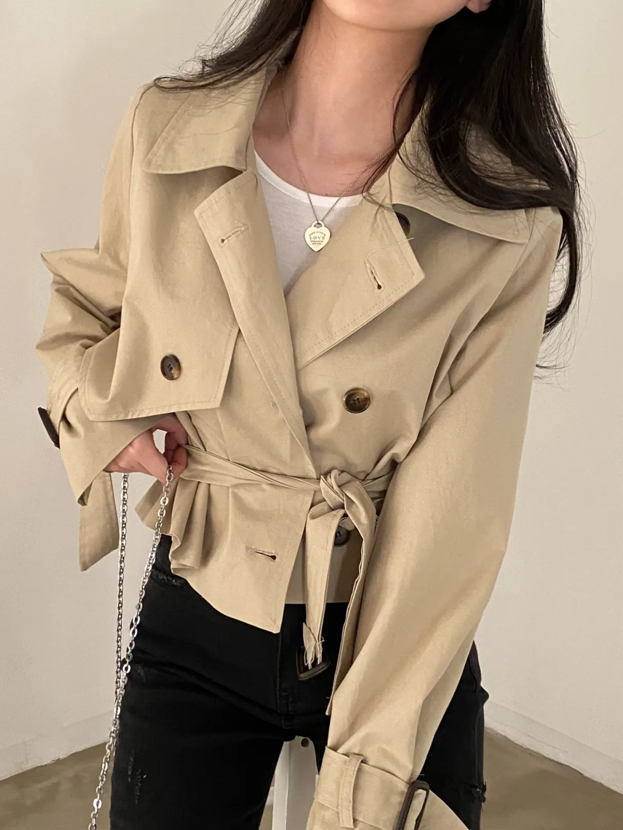 Chic Autumnal Vintage ort Waist-Cinching Long Sve Double-Breasted Coat for Women Sli Commute-Worthy Outerwear
Chic Autumnal Vintage ort Waist-Cinching Long Sve Double-Breasted Coat for Women Sli Commute-Worthy Outerwear
