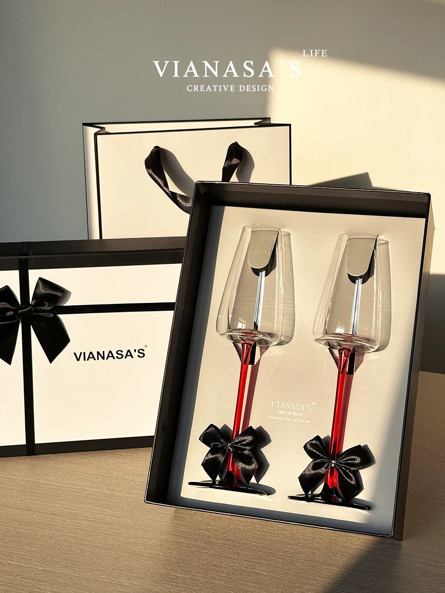 High-End Luxury Crystal Champagne Glasses Red Base Black Pole Pair Gift Box Red Wine Glasses Premium Quality Glassware Set
High-End Luxury Crystal Champagne Glasses Red Base Black Pole Pair Gift Box Red Wine Glasses Premium Quality Glassware Set