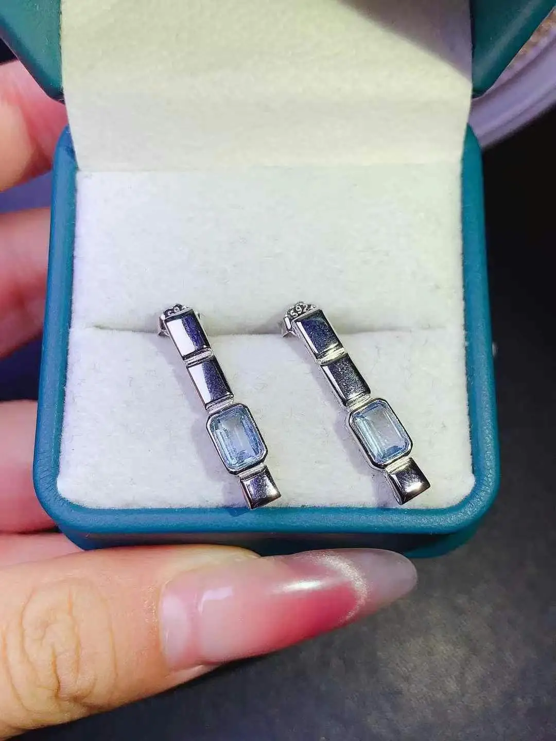 High Pure Natural Real Aquamarine Earring 925 Sterling Silver Women Fashion aquamarine earrings
High Pure Natural Real Aquamarine Earring 925 Sterling Silver Women Fashion aquamarine earrings