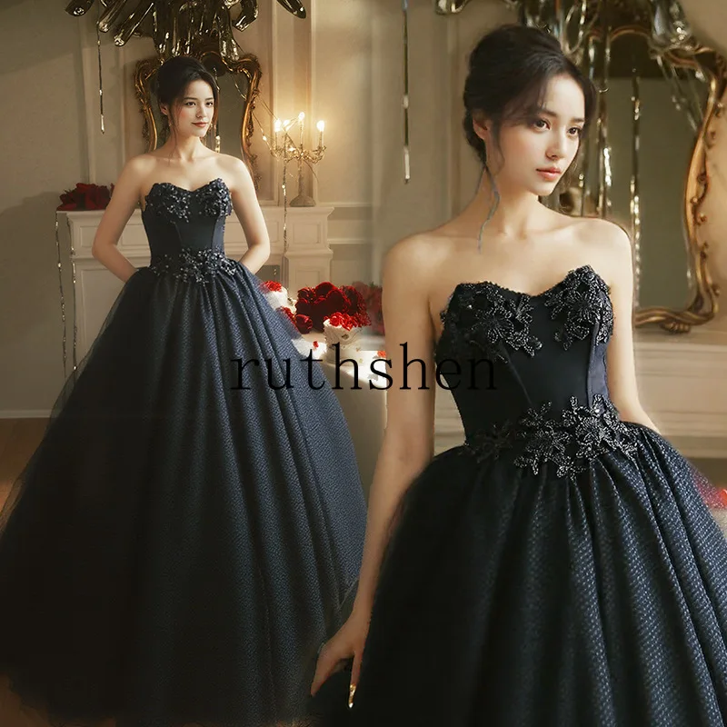 Black Ball Gown Prom Dresses Vintage Appliques Dubai Ladies Vestidos De Fiesta Elegantes فساتين سهره نسائي Customized
Black Ball Gown Prom Dresses Vintage Appliques Dubai Ladies Vestidos De Fiesta Elegantes فساتين سهره نسائي Customized