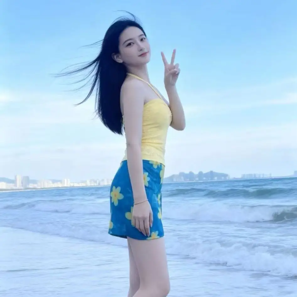Sweet And Spicy Girl Neck Hanging Tube Top Vest Printed Half Skirt Two Piece Set Women's Spring Summer Dopaamine Fashion Set
Sweet And Spicy Girl Neck Hanging Tube Top Vest Printed Half Skirt Two Piece Set Women's Spring Summer Dopaamine Fashion Set