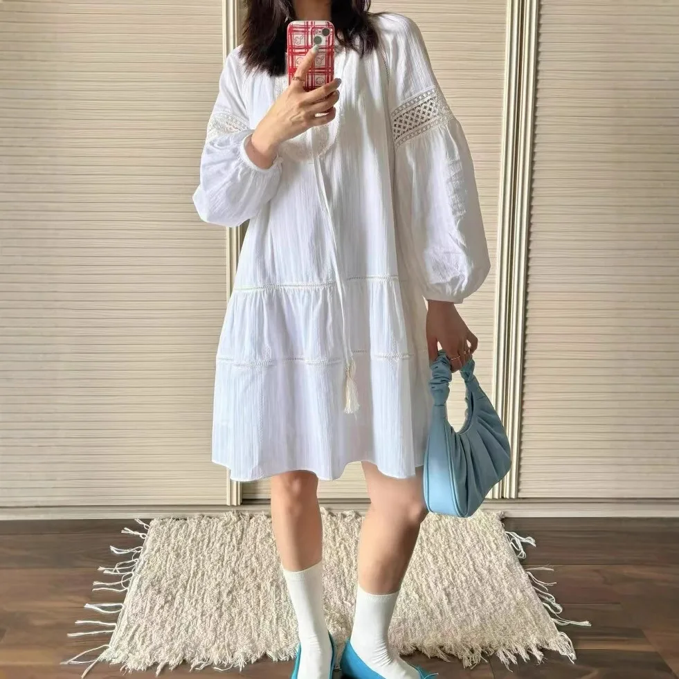2025 dress spring and summer fashion new bohemian style embroidery hollow fringe lantern sleeve loose short dresses
2025 dress spring and summer fashion new bohemian style embroidery hollow fringe lantern sleeve loose short dresses