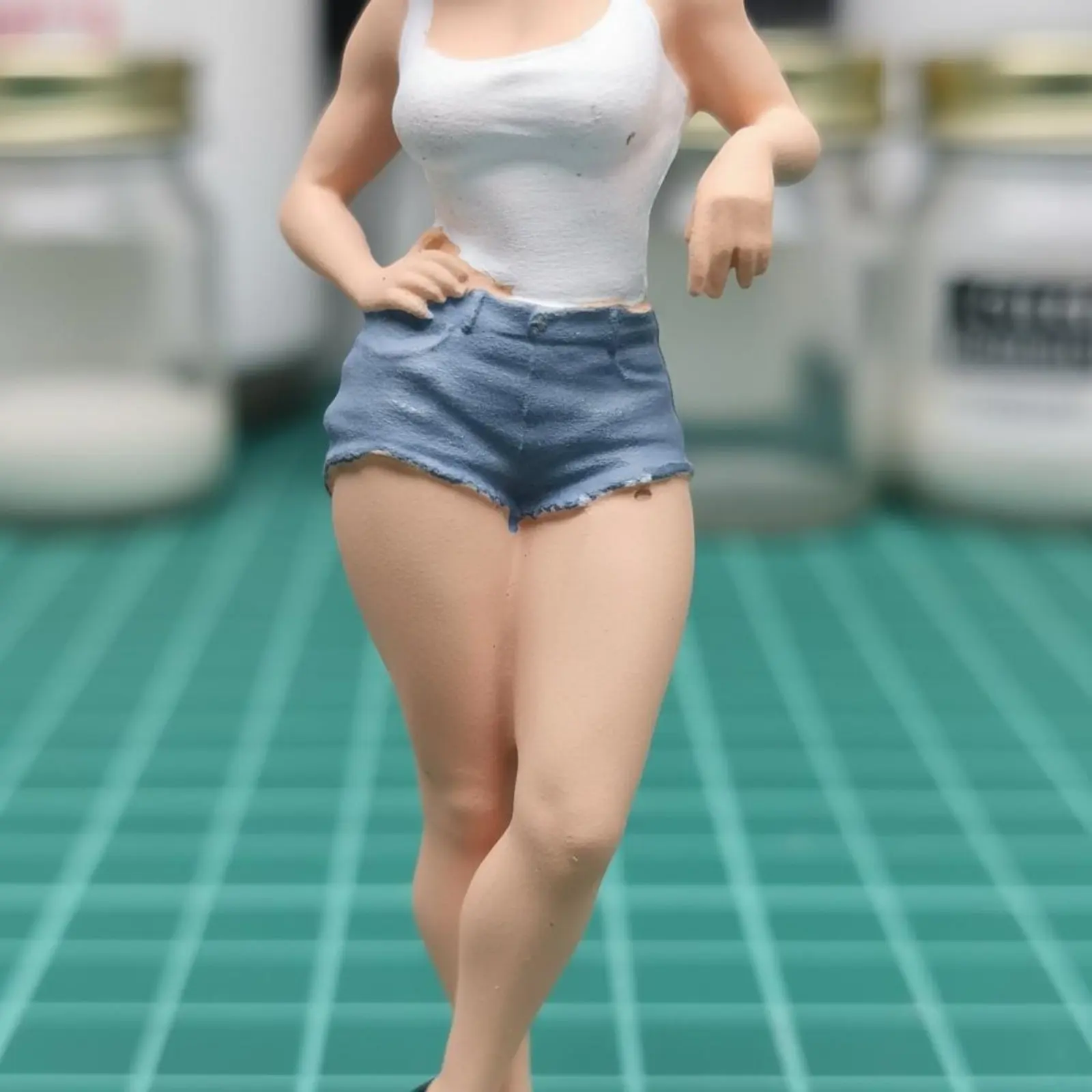 1:64 Scale Female Figure Resin Material Hand-Painted Female Figurine Muscular Female Model Realistic Design Miniature Scene
1:64 Scale Female Figure Resin Material Hand-Painted Female Figurine Muscular Female Model Realistic Design Miniature Scene