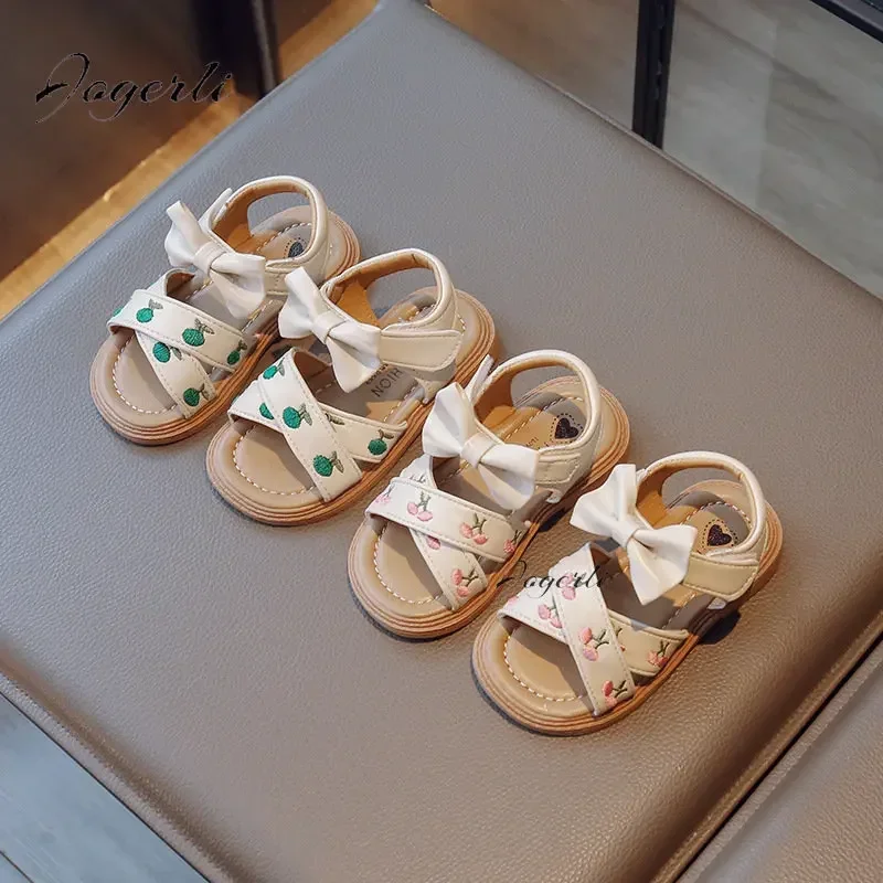 Girls' New Sandal Fashion Princess Soft Sole Beach School Student Shoes Embroidered Children's Summer Roman Kids Flats
Girls' New Sandal Fashion Princess Soft Sole Beach School Student Shoes Embroidered Children's Summer Roman Kids Flats