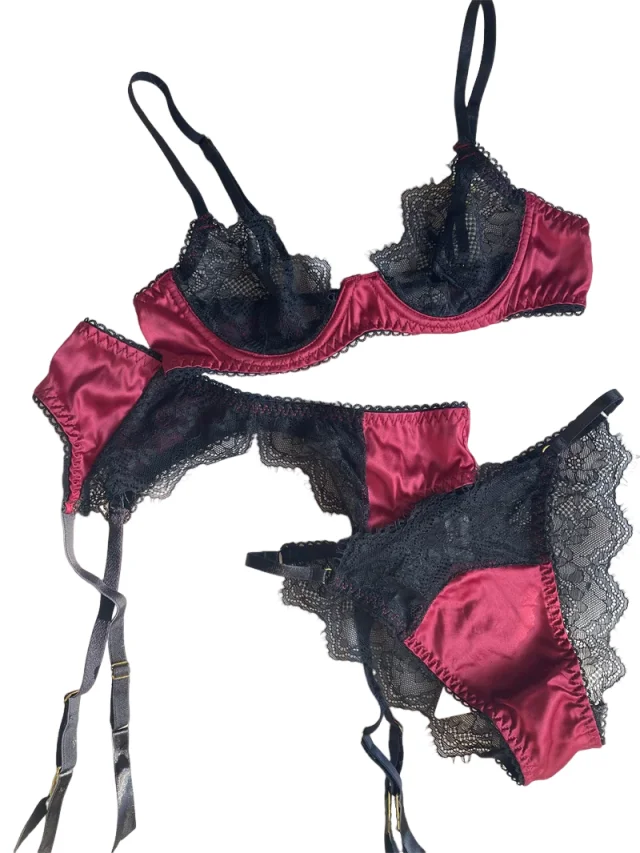 KUCLUT Sexy lace small breasts couple fun lingerie waistband panties three-piece set of red satin steel ring gathered bra
KUCLUT Sexy lace small breasts couple fun lingerie waistband panties three-piece set of red satin steel ring gathered bra