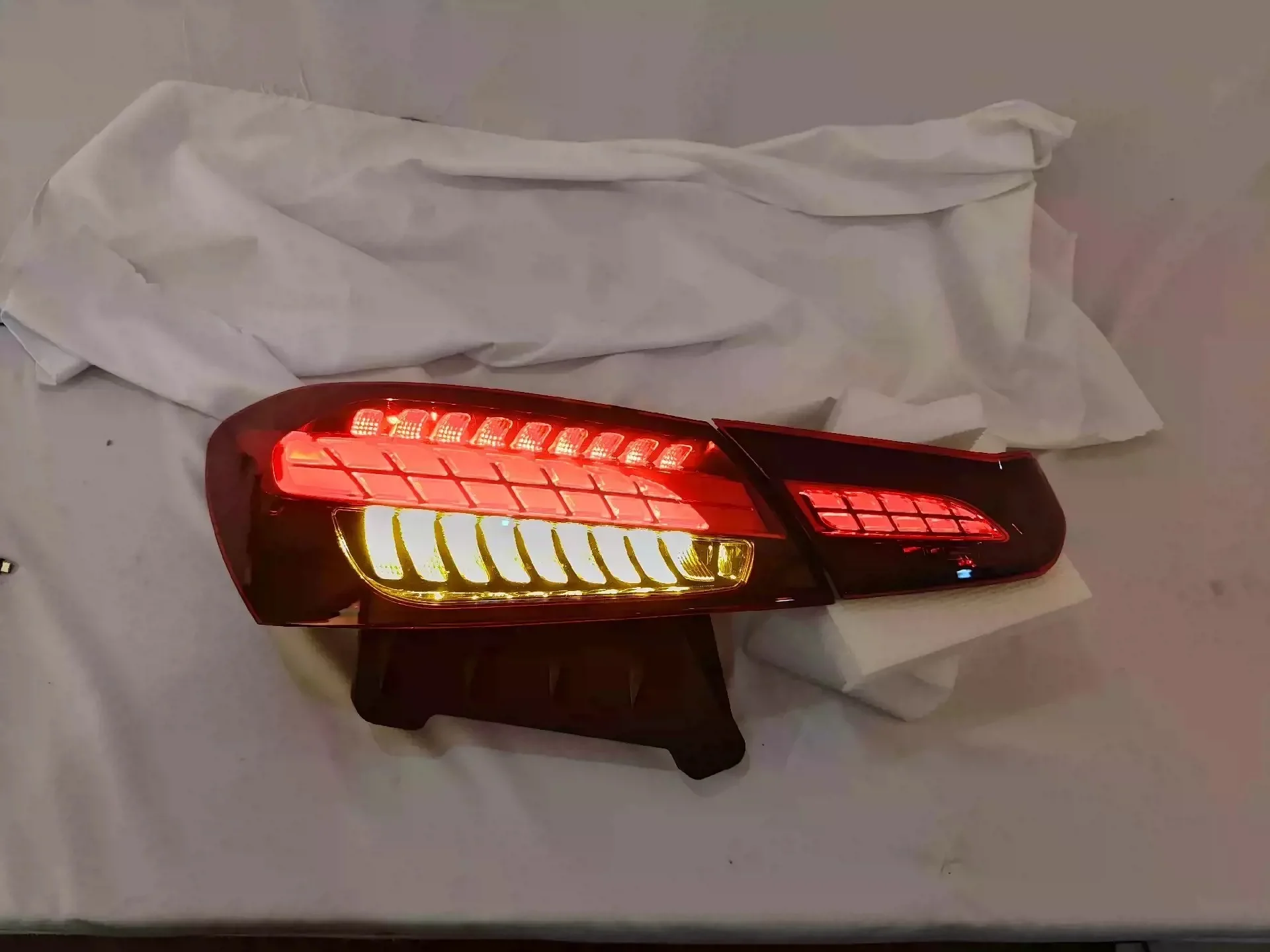 Car Led Taillight Tail Light for Mercedes Benz E-Class 21-23 Brake Driving Reversing Lamp Turn Signal
Car Led Taillight Tail Light for Mercedes Benz E-Class 21-23 Brake Driving Reversing Lamp Turn Signal