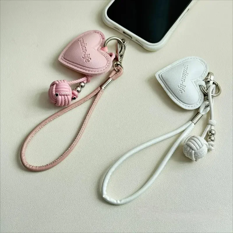 Hand-woven Love Imitation Leather Mobile Phone Lanyard, Crossbody Can Be Carried, Mobile Phone Case Lanyard is Anti-lost.
Hand-woven Love Imitation Leather Mobile Phone Lanyard, Crossbody Can Be Carried, Mobile Phone Case Lanyard is Anti-lost.