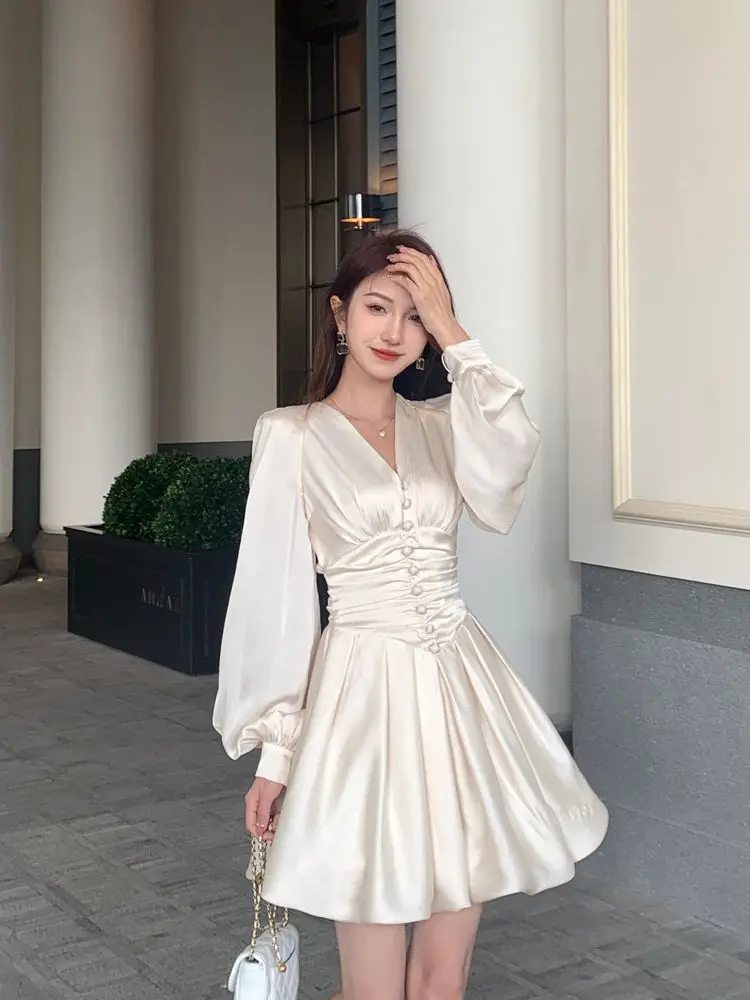 Dress V Neck High Waist Mini Dress Women 2024 Spring Summer French Style New Style Fashion Elegant Long Sleeve Shirring Dresses
Dress V Neck High Waist Mini Dress Women 2024 Spring Summer French Style New Style Fashion Elegant Long Sleeve Shirring Dresses